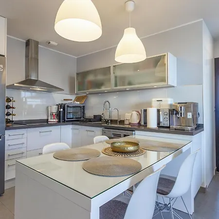 2 Bedroom In *