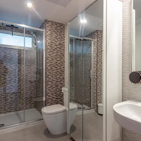 2 Bedroom In *